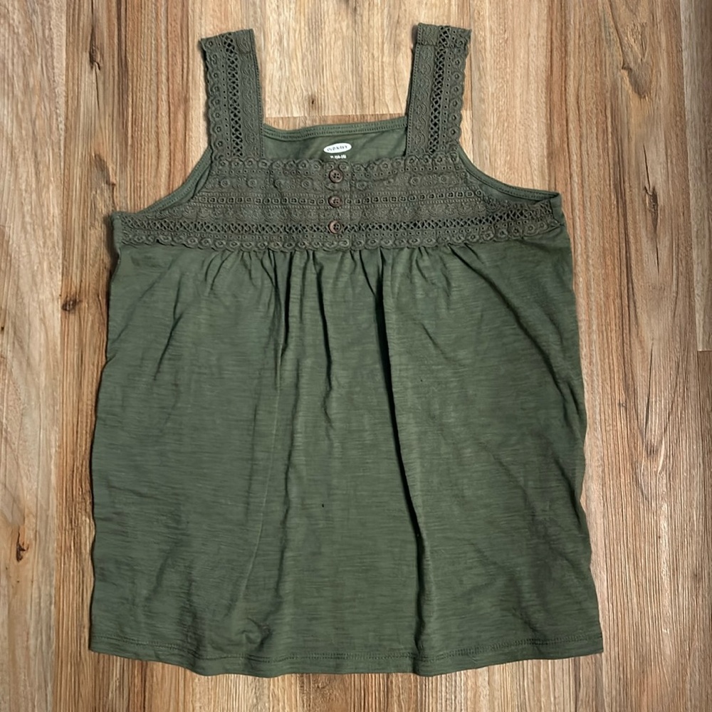 Old Navy green lacey tank top